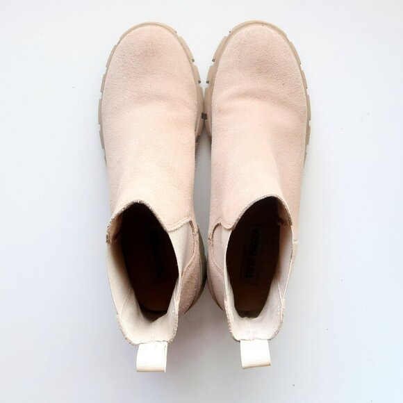 Steve Madden Howler Beige Suede Chelsea Ankle Boots Lug Sole Fall Chunky Booties - Picture 3 of 16